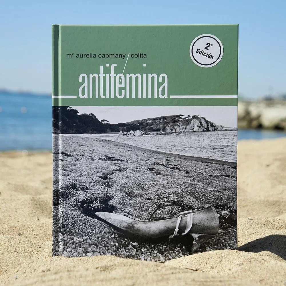 Antifemina (Darrere la Càmera)