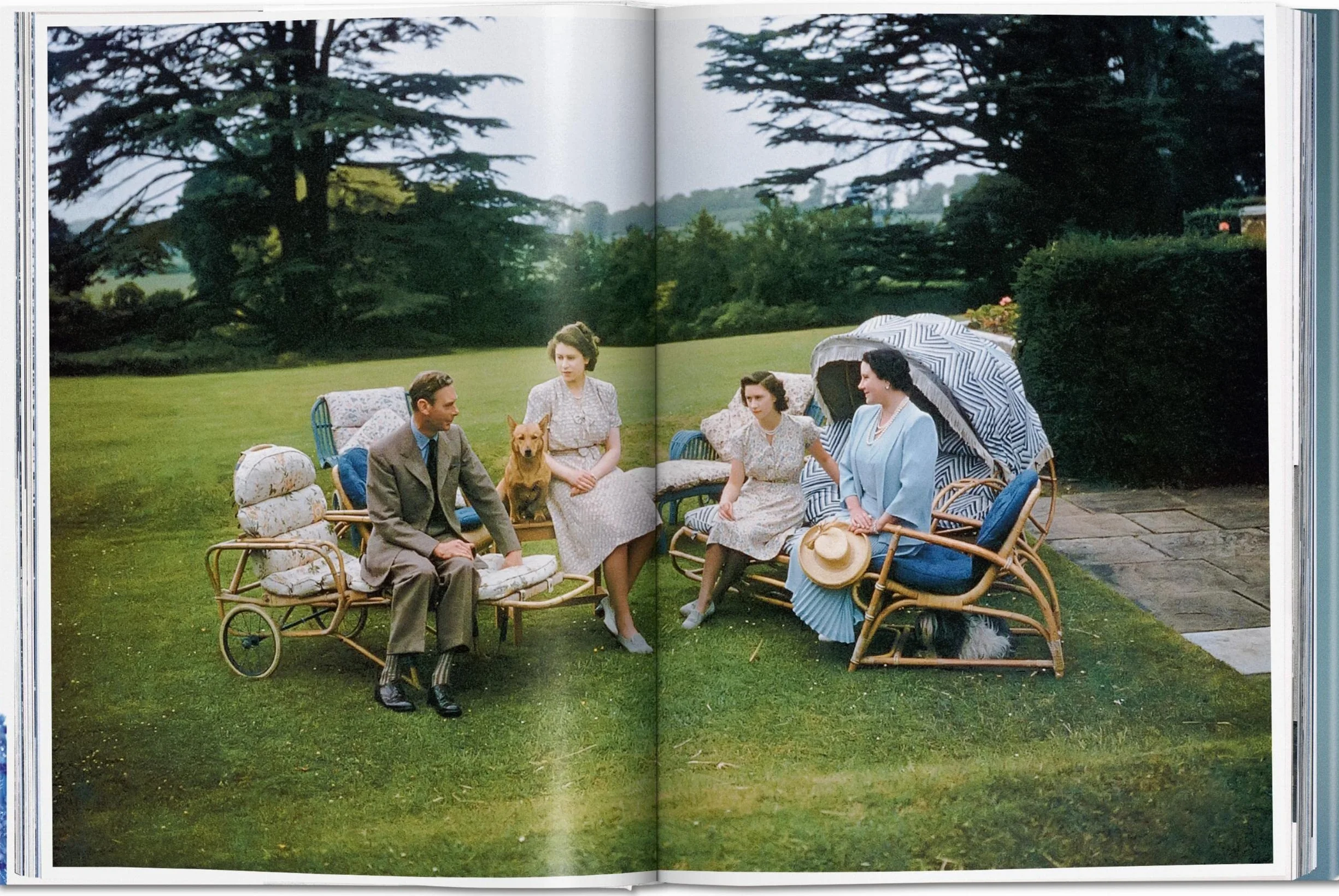 Her Majesty. Updated Edition (trilingüe): A Photographic History 1926–2022 (xl)