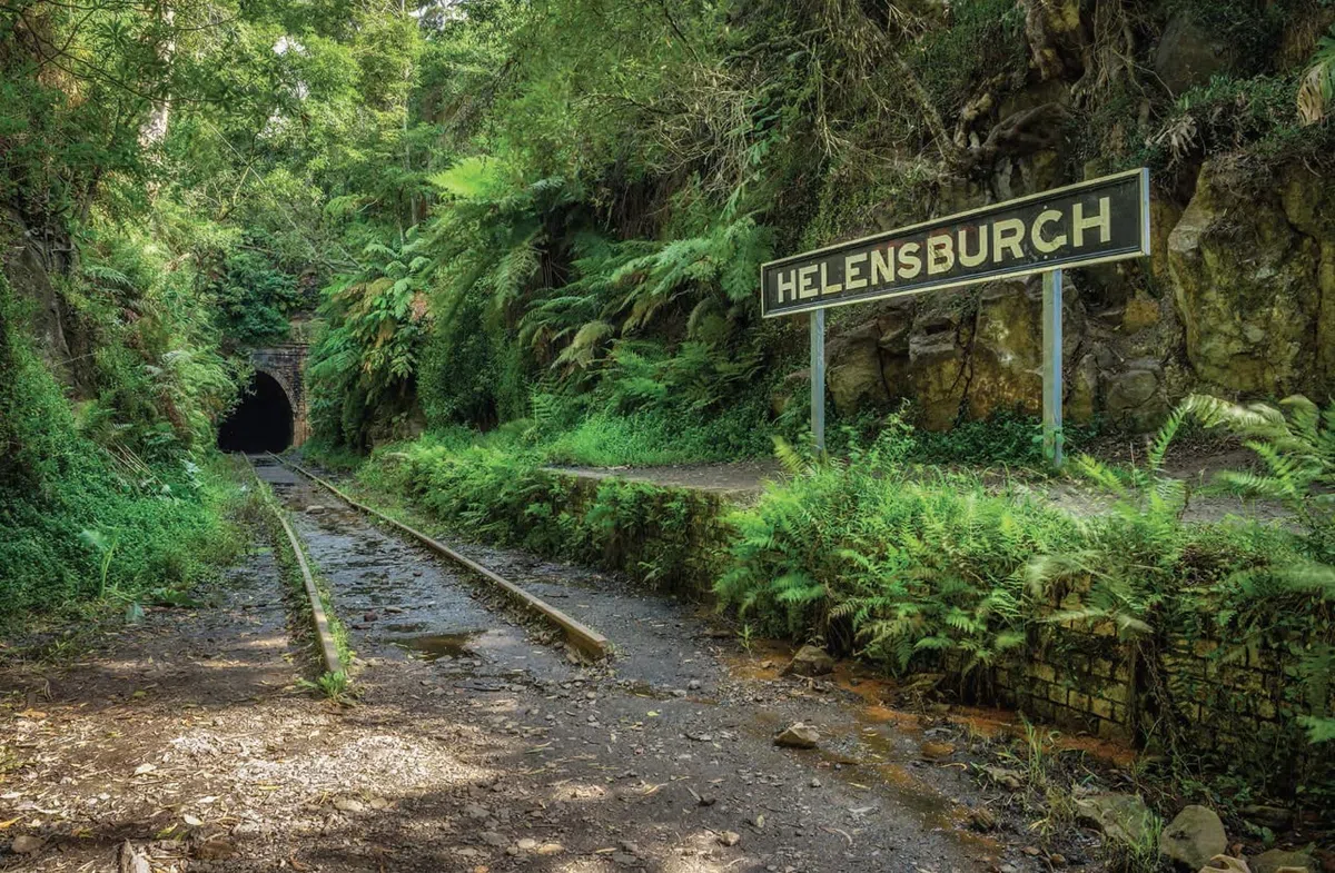 Abandoned Train Stations: Rail Stations, Yards, Signal Boxes and Track That the World Left Behind (Abandoned Places)