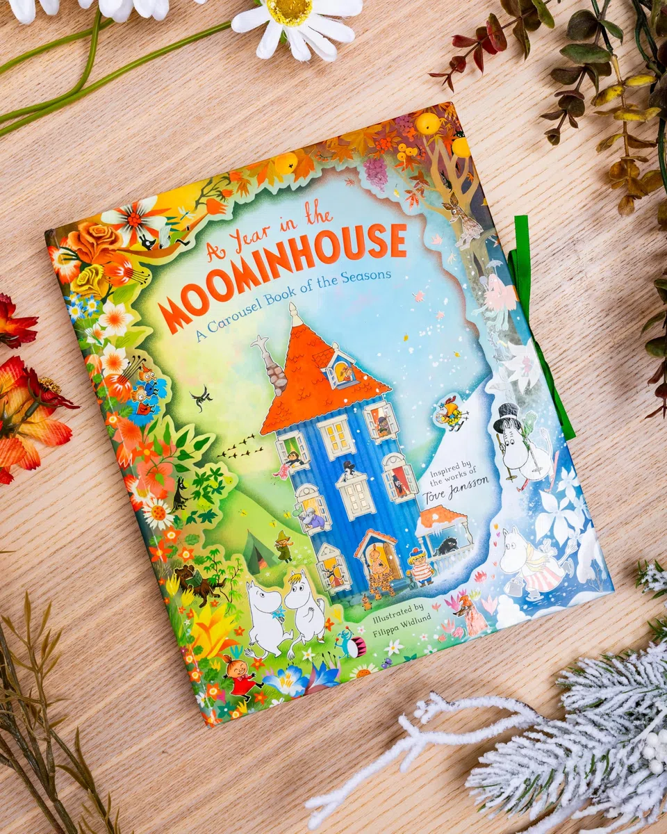 A Year in the Moominhouse: A Carousel Book of the Seasons