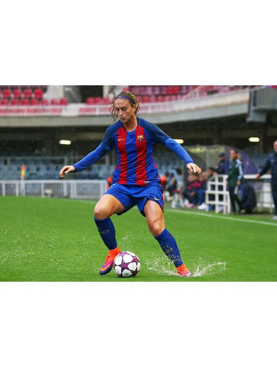 Reina del fútbol: Una biografía de Alexia Putellas. Edición de tapa dura de alta calidad
