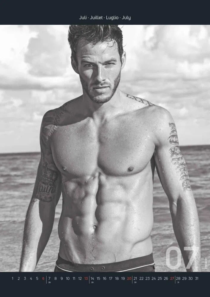 Hot Men 2025 - Bildkalender 29,7x42 cm - Männer - erotischer Kalender - hochwertiger Erotikkalender - schwarz-weiß - Wandplaner - Wandkalender