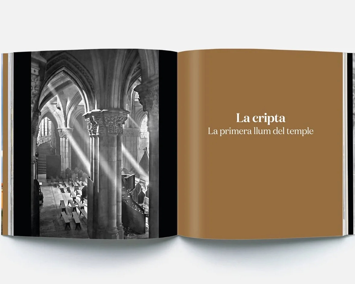 La Sagrada Família, Catedral de la llum (TRIANGLE BOOKS) Edició en català. Un llibre de Chiara Curti amb fotografies de Pere Vivas (SIN COLECCION)