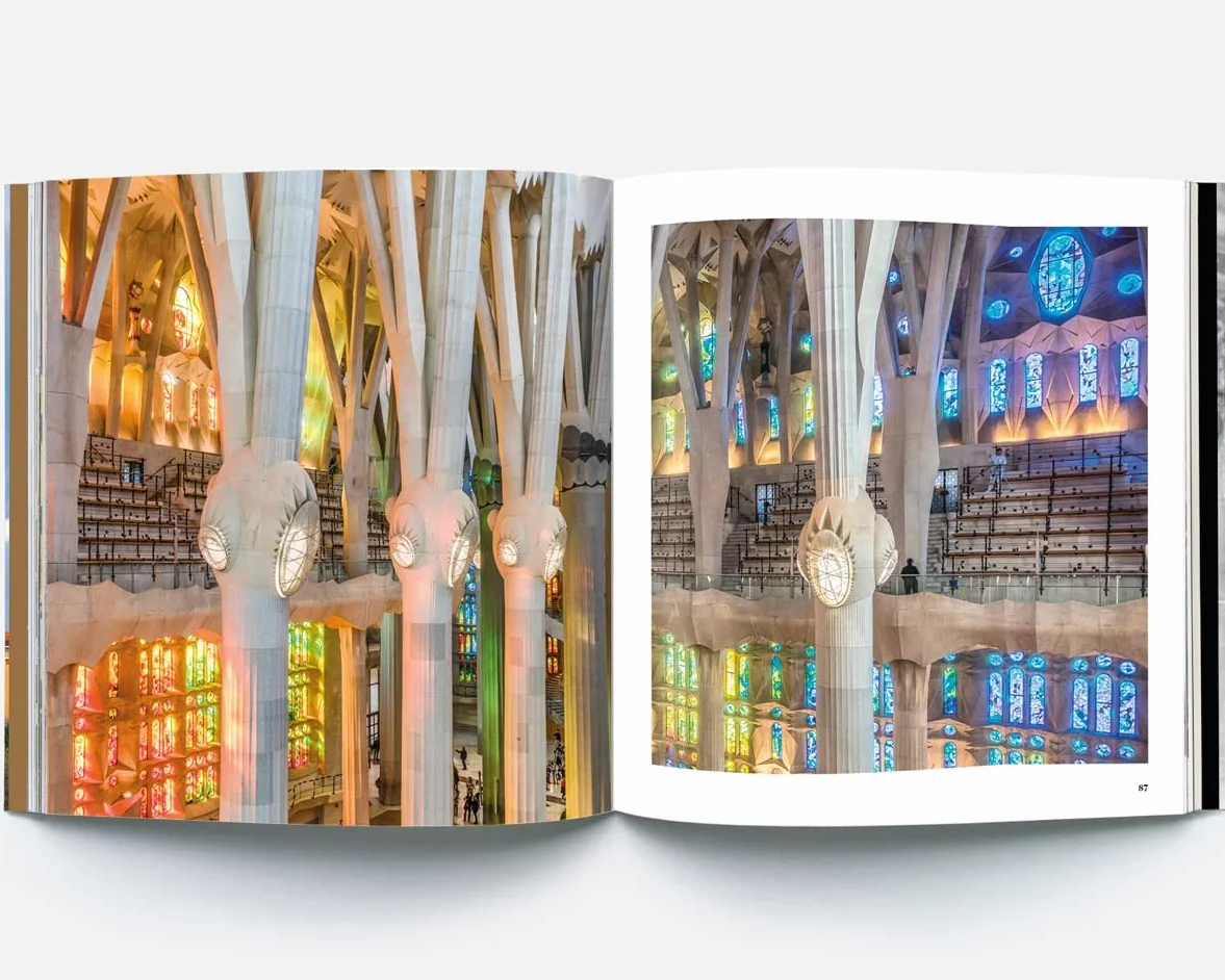 La Sagrada Família, Catedral de la llum (TRIANGLE BOOKS) Edició en català. Un llibre de Chiara Curti amb fotografies de Pere Vivas (SIN COLECCION)