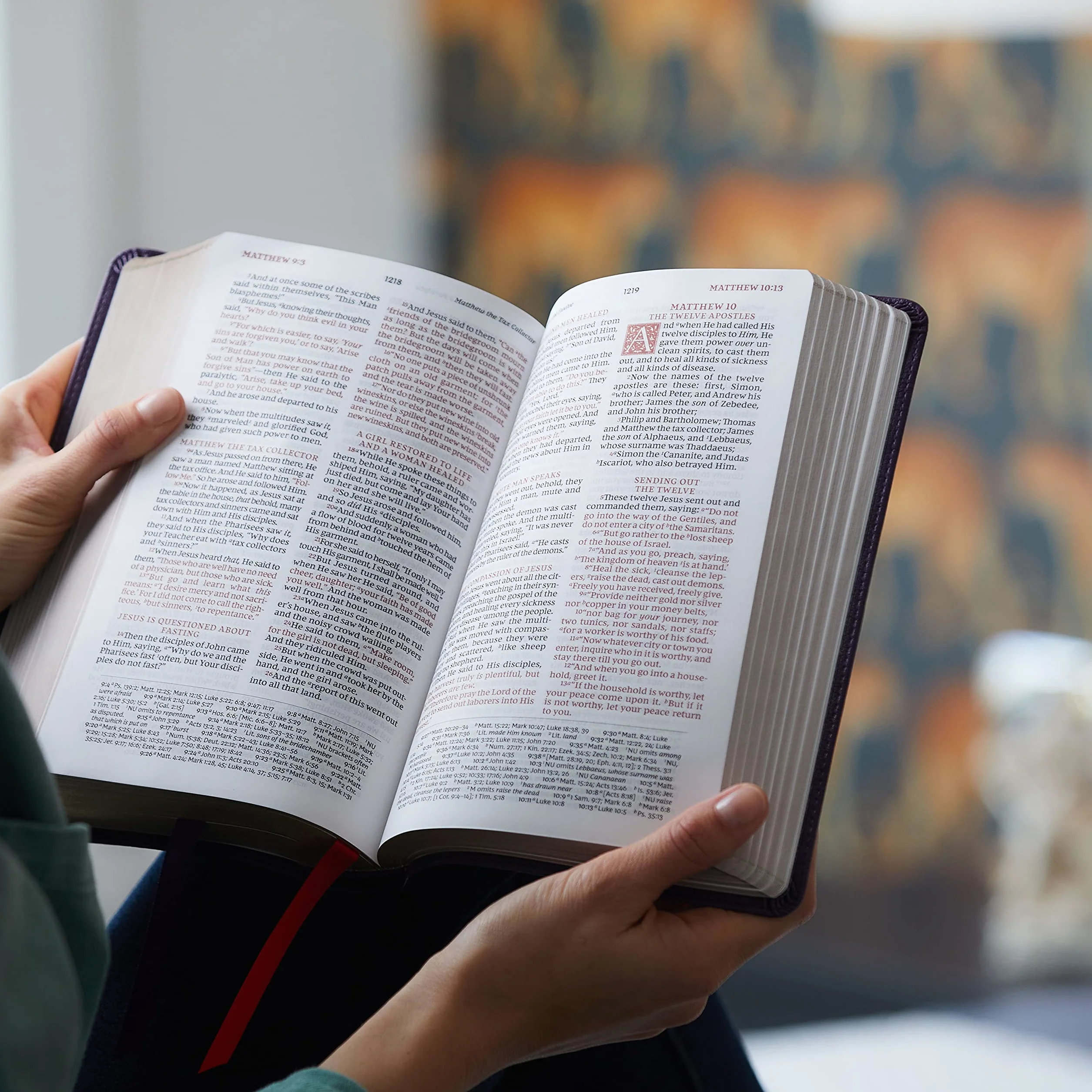 NKJV, Personal Size Reference Bible, Sovereign Collection, Leathersoft, Black, Red Letter, Comfort Print: Holy Bible, New King James Version